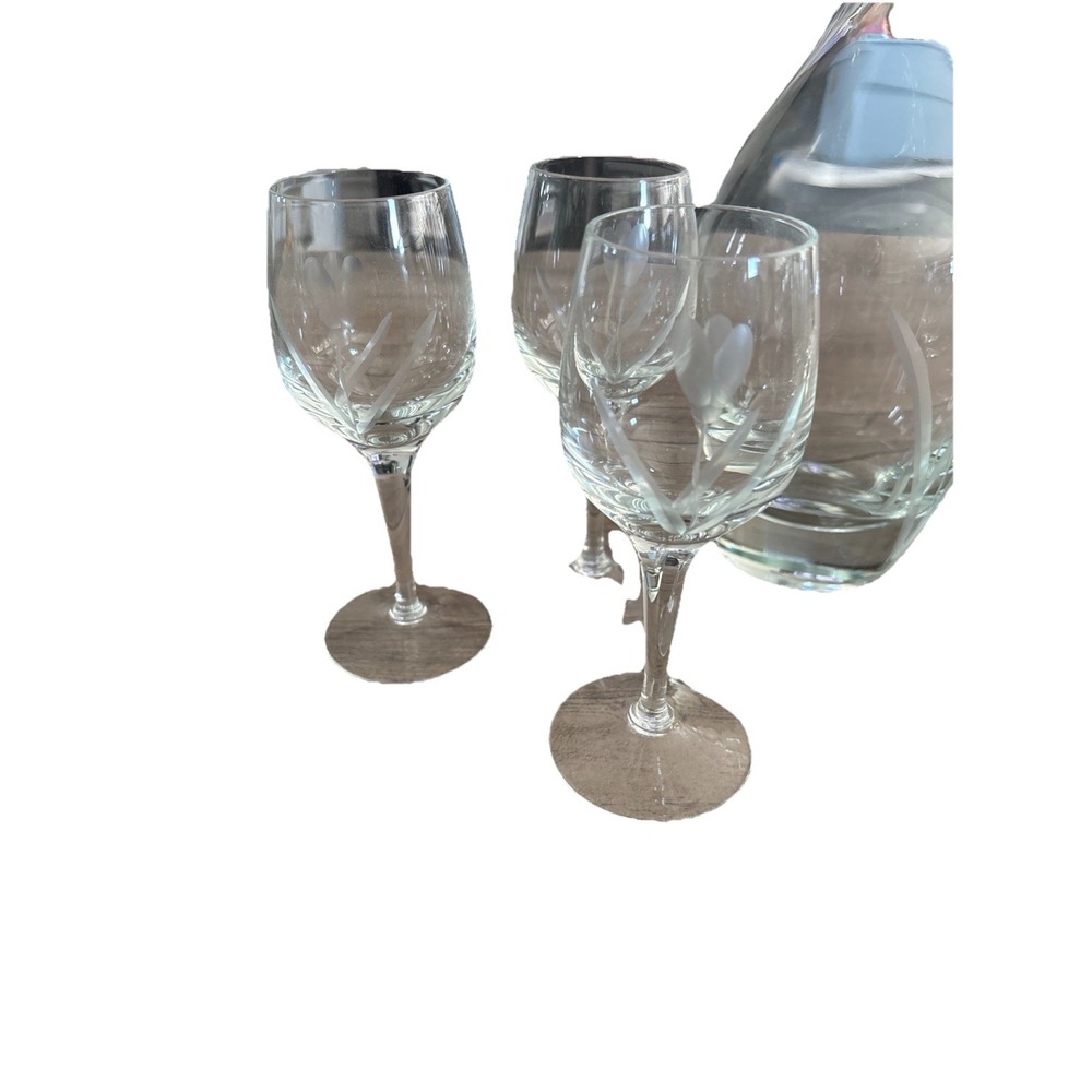 Mid Century Modern Flower Cut Design Decanter With Six Glasses Set - Picture 4 of 9